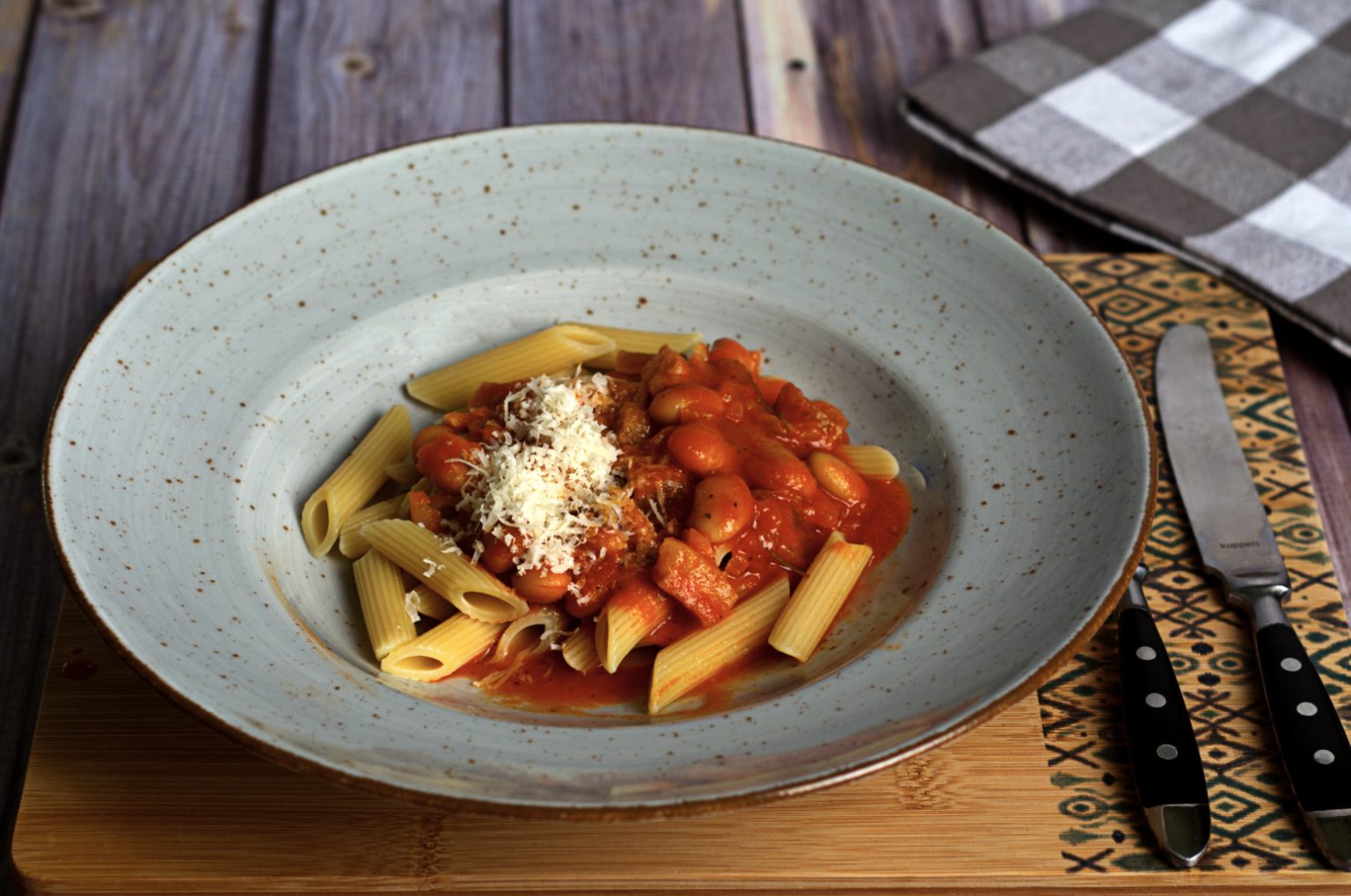 Penne con Guanciale e fagioli detlev nitsche